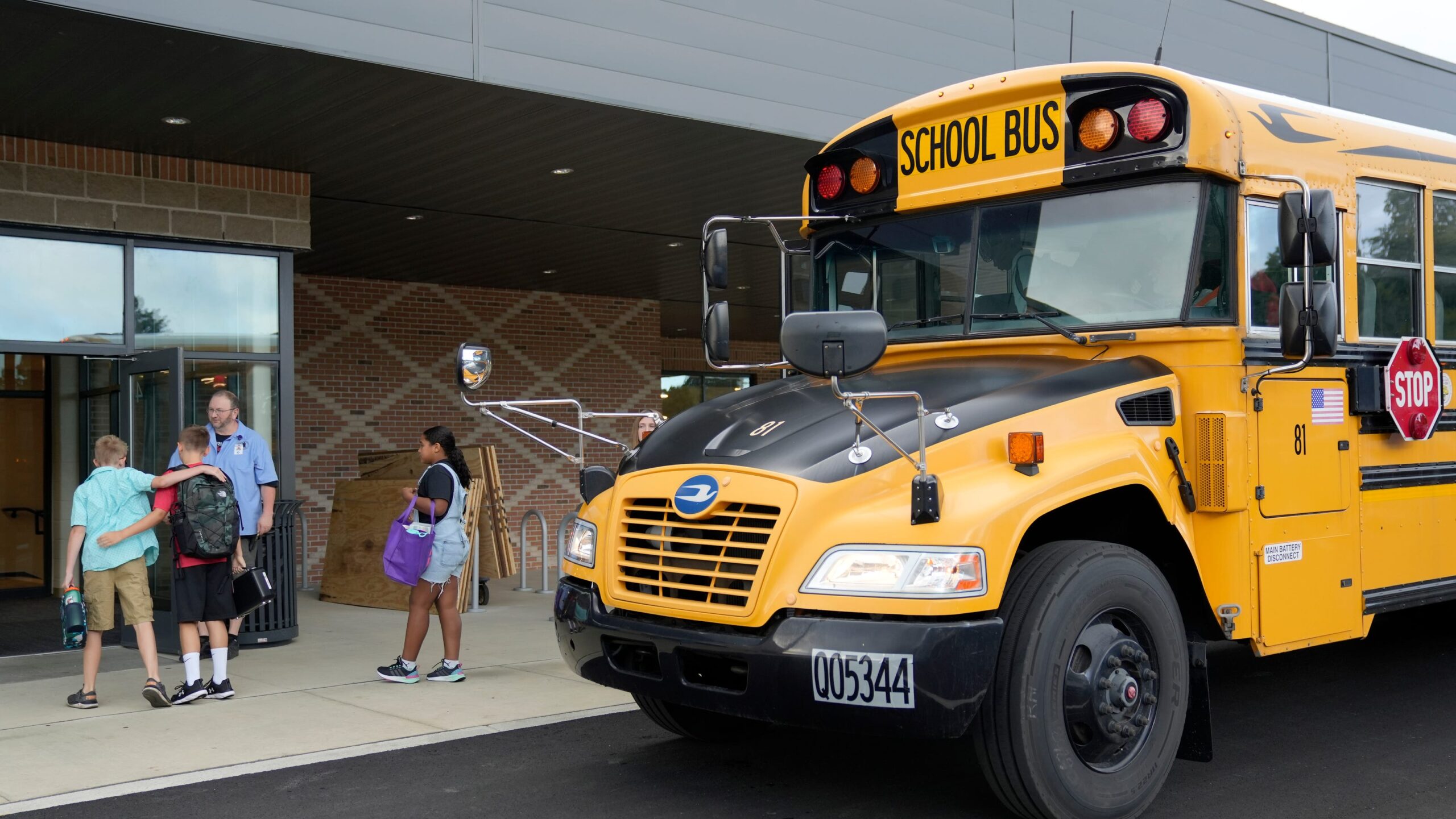 'Impractical to transport' isn't an excuse for Columbus schools, state group says