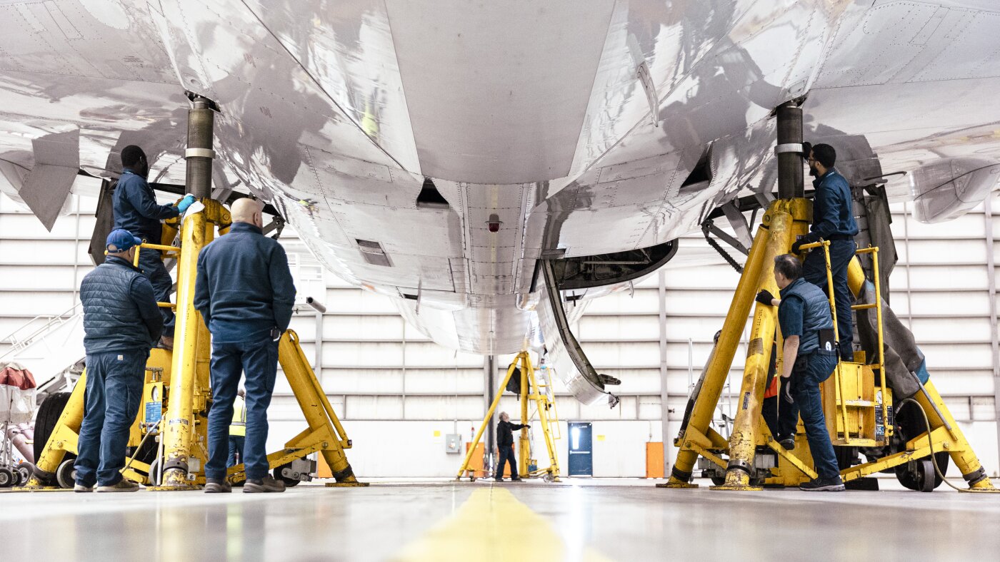 New aviation mechanics graduate with jobs in hand, thanks to a labor shortage