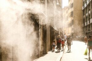 As heatwave sweeps Europe, study warns of growing toll on household…