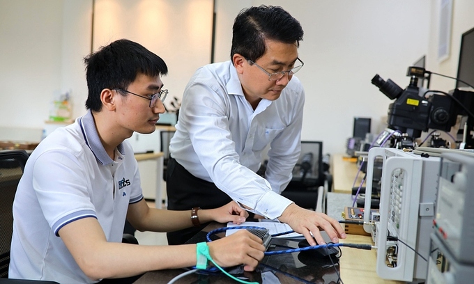 Vietnam to award 1,500 full scholarships for strategic technology training abroad - VnExpress International