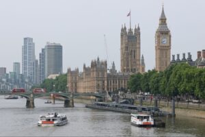 UK graduate job openings at lowest level since 2020