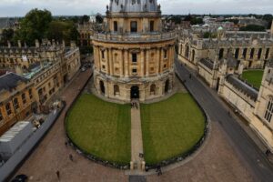 Sudanese medical graduate fails in bid to overturn UK student visa ban to study at Oxford | The National