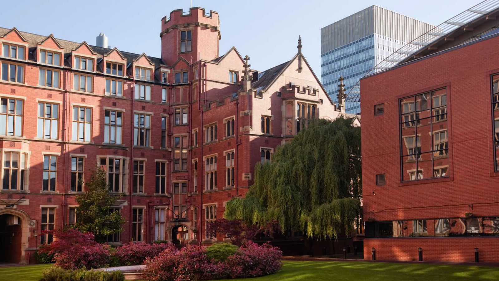 University of Sheffield announces £7,000 tuition fee discount for international postgraduate students