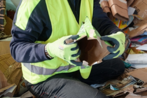 Study finds European consumers actively separate packaging components for recycling