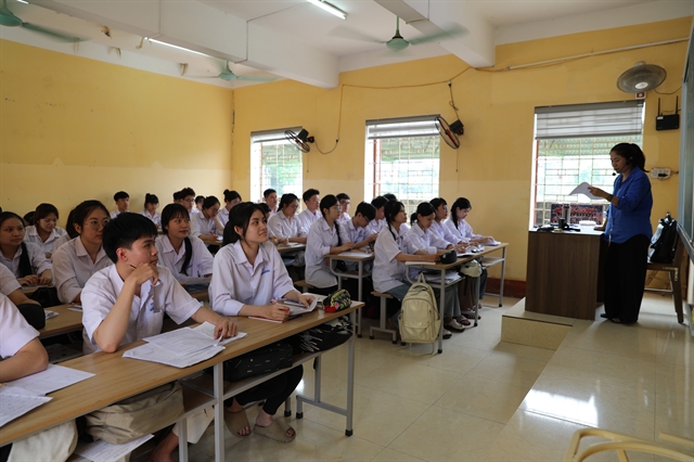 MoET affirms foreign-language certificates remain valid in university admissions