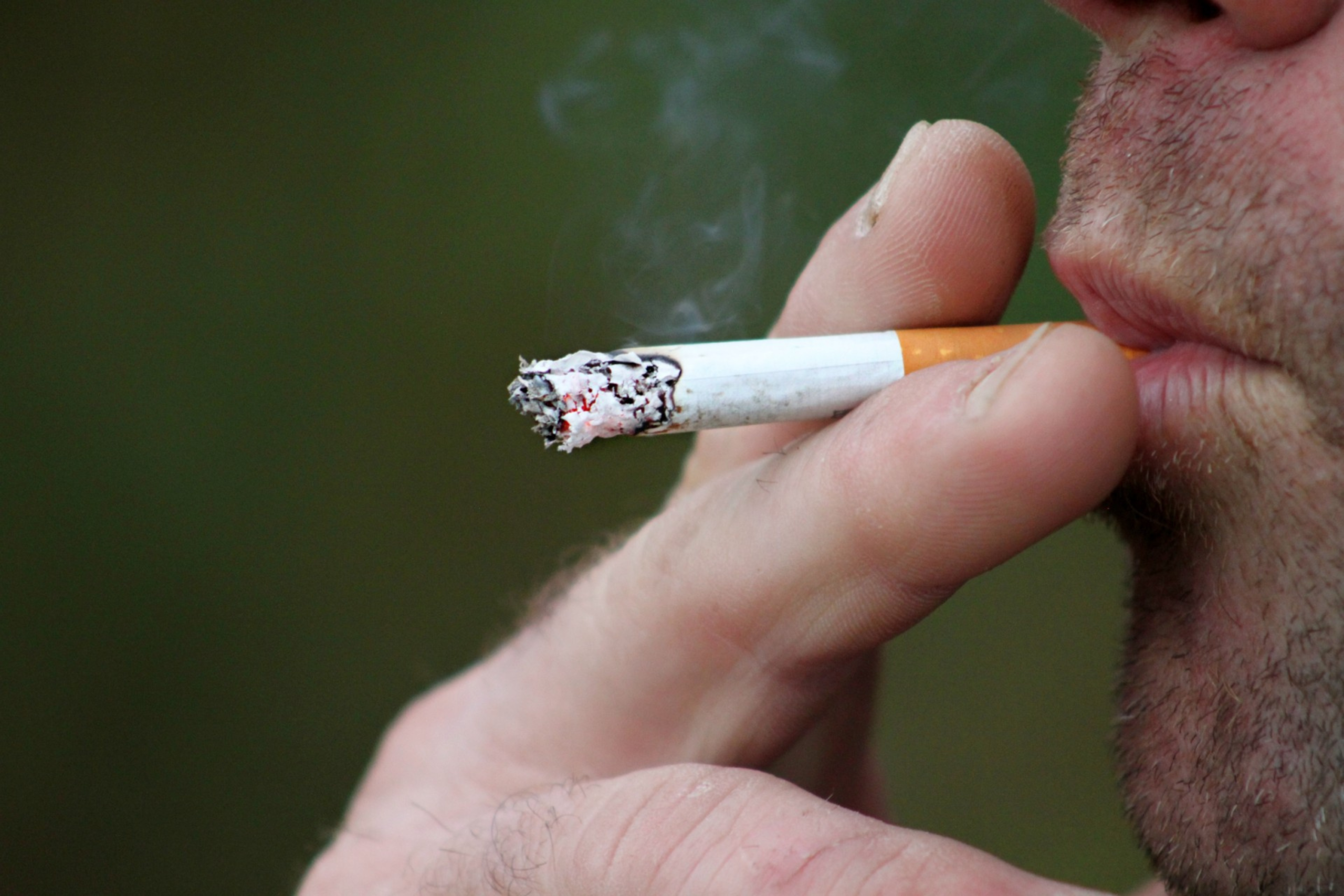 Europe-wide study provides new insights into relationship between smoking and loneliness