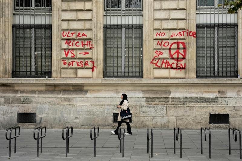 Penn advises students studying in Paris to avoid protests amid national riots