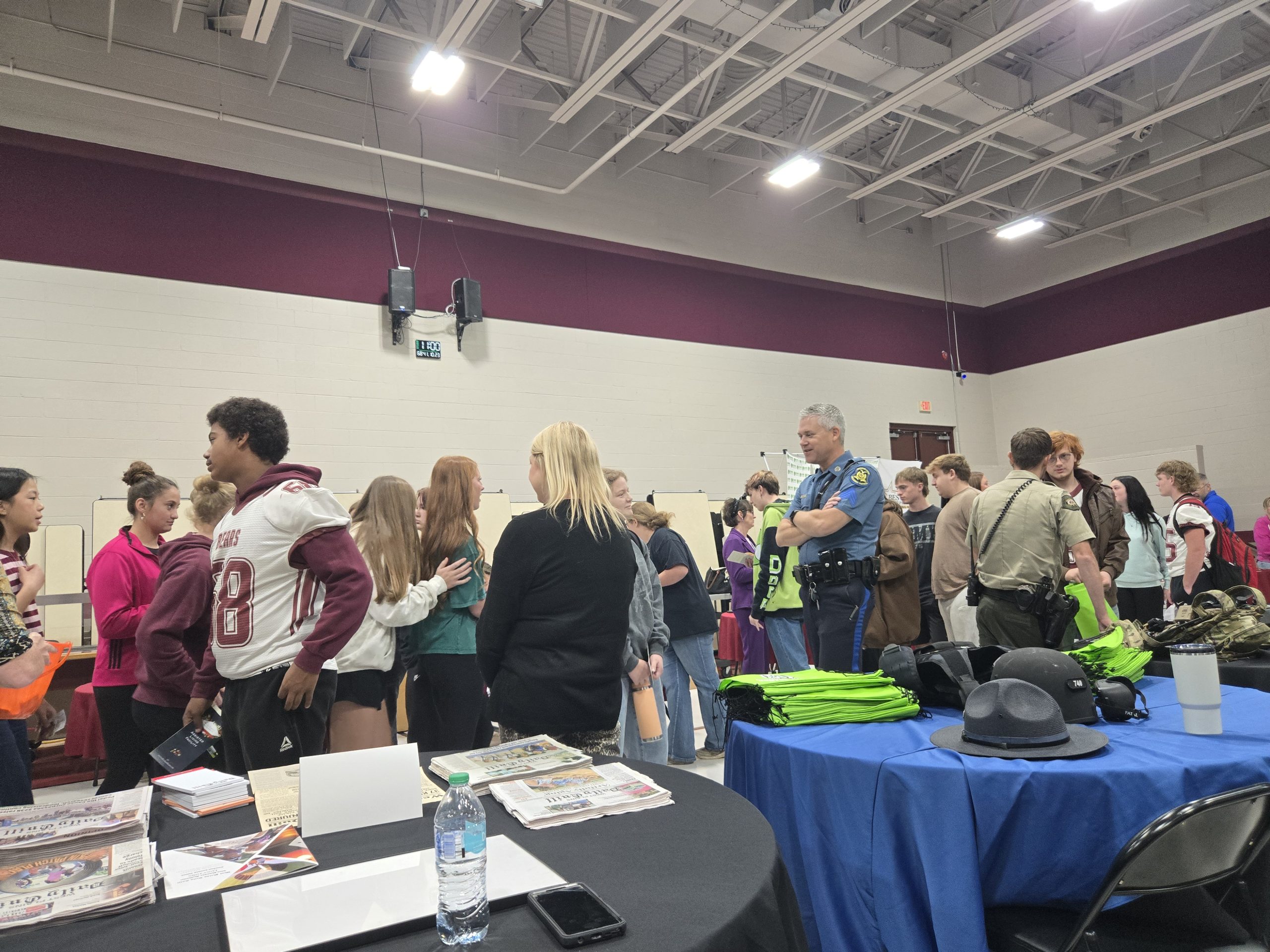 Willow Springs School Includes 29 Businesses in Career Fair for Students - Ozark Radio News