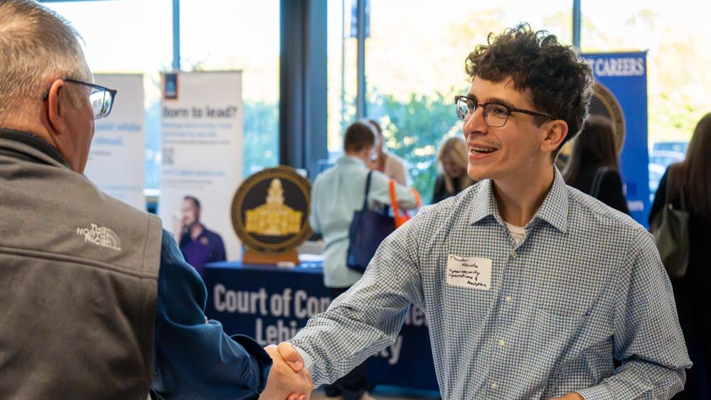 Lehigh Valley career fair connects students with employers and future opportunities | Penn State University