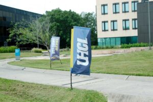 More Houston-area seniors can skip parts of the college application process